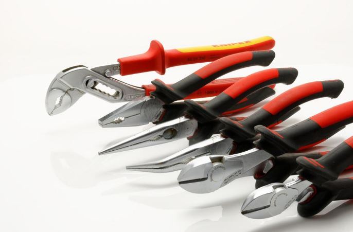 What are the different cutting tools in Portuguese?